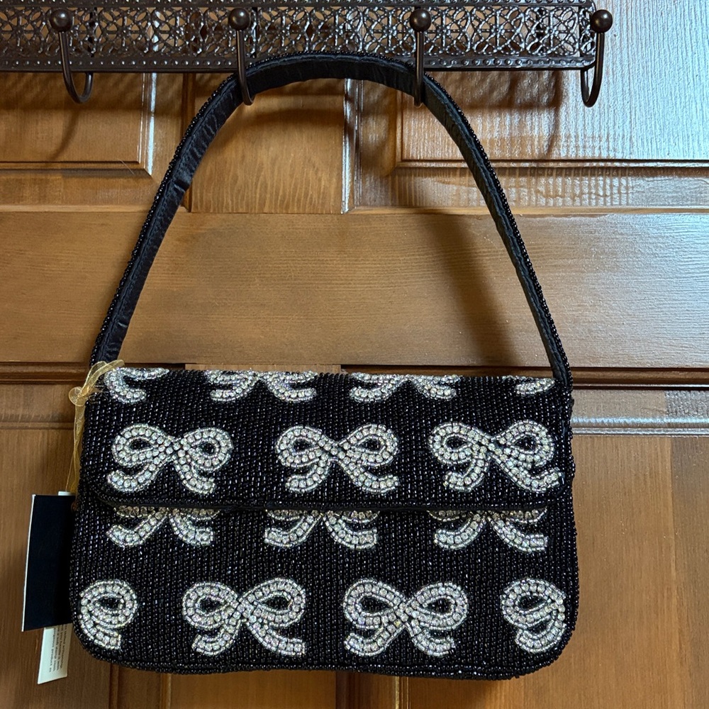 NWT Viral Beaded Bow/Ribbon Shoulder Bag